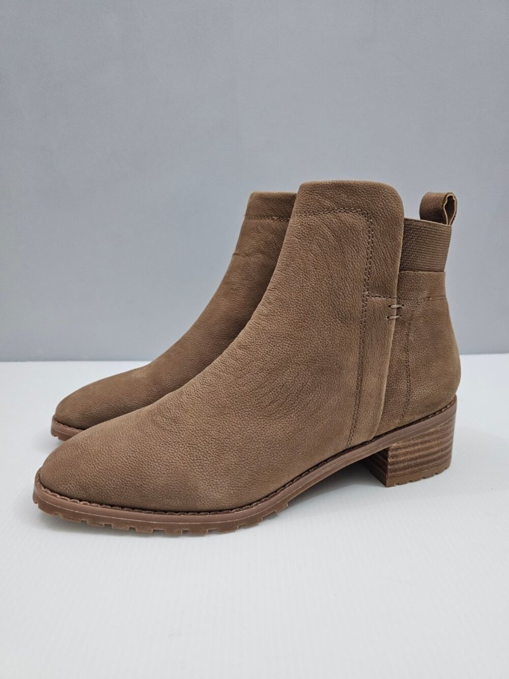 Blondo Shyne Waterproof Ankle Boot Womens 9 Brown Nubuck Lug Sole Comfort NEW